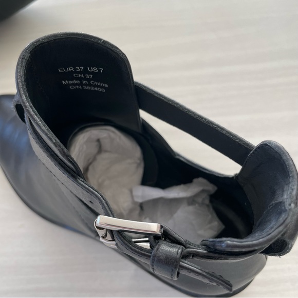 & Other Stories Black Buckle Leather Ankle Booties - Picture 9 of 10